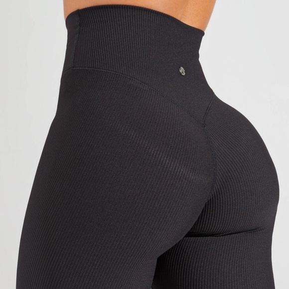 NWOT Buff Bunny Material Girl Leggings - Picture 2 of 7